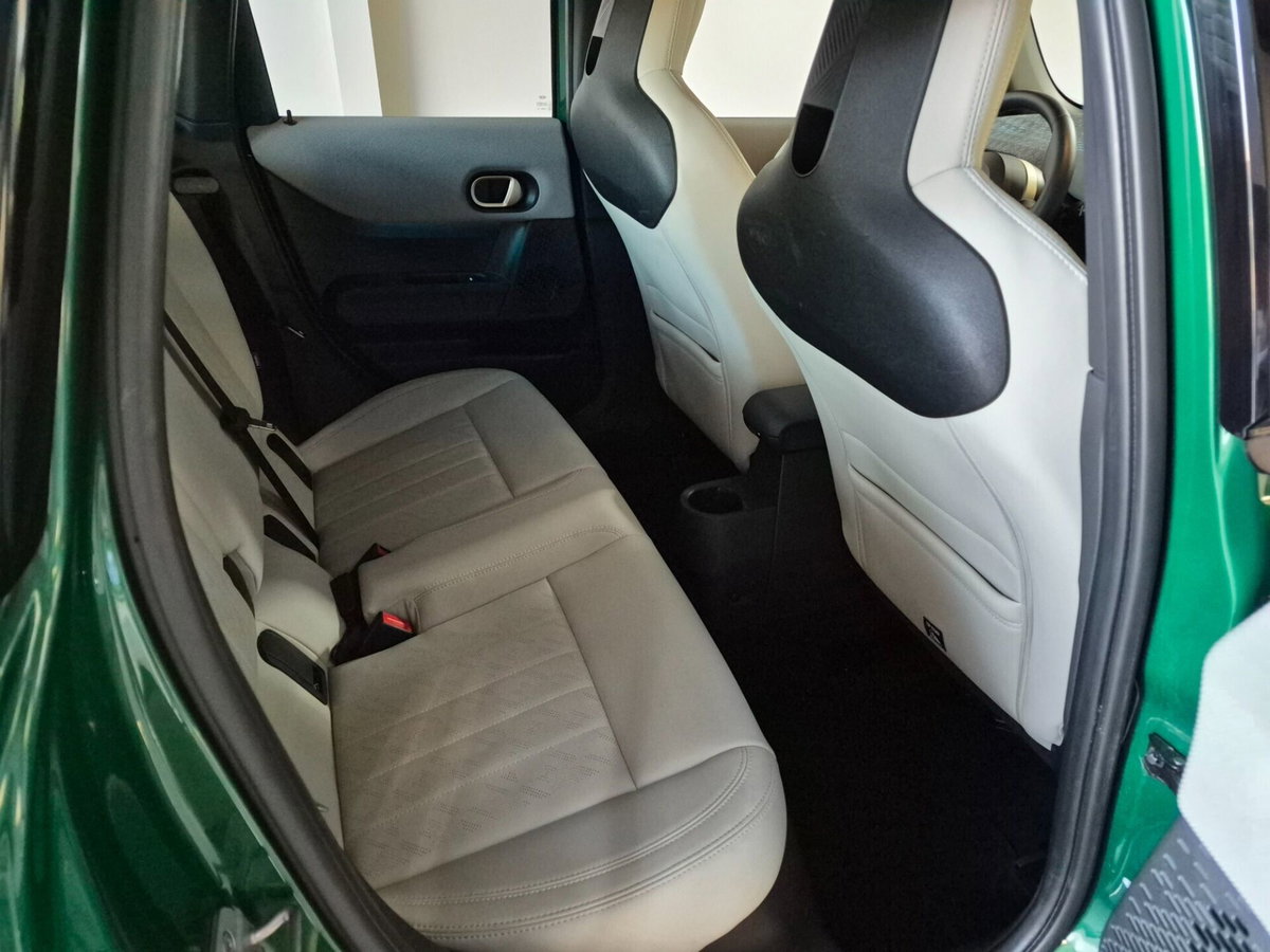 MINI Mini 5p 1.5 C Favoured auto (15)