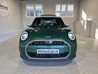 MINI Mini 5p 1.5 C Favoured auto (6)