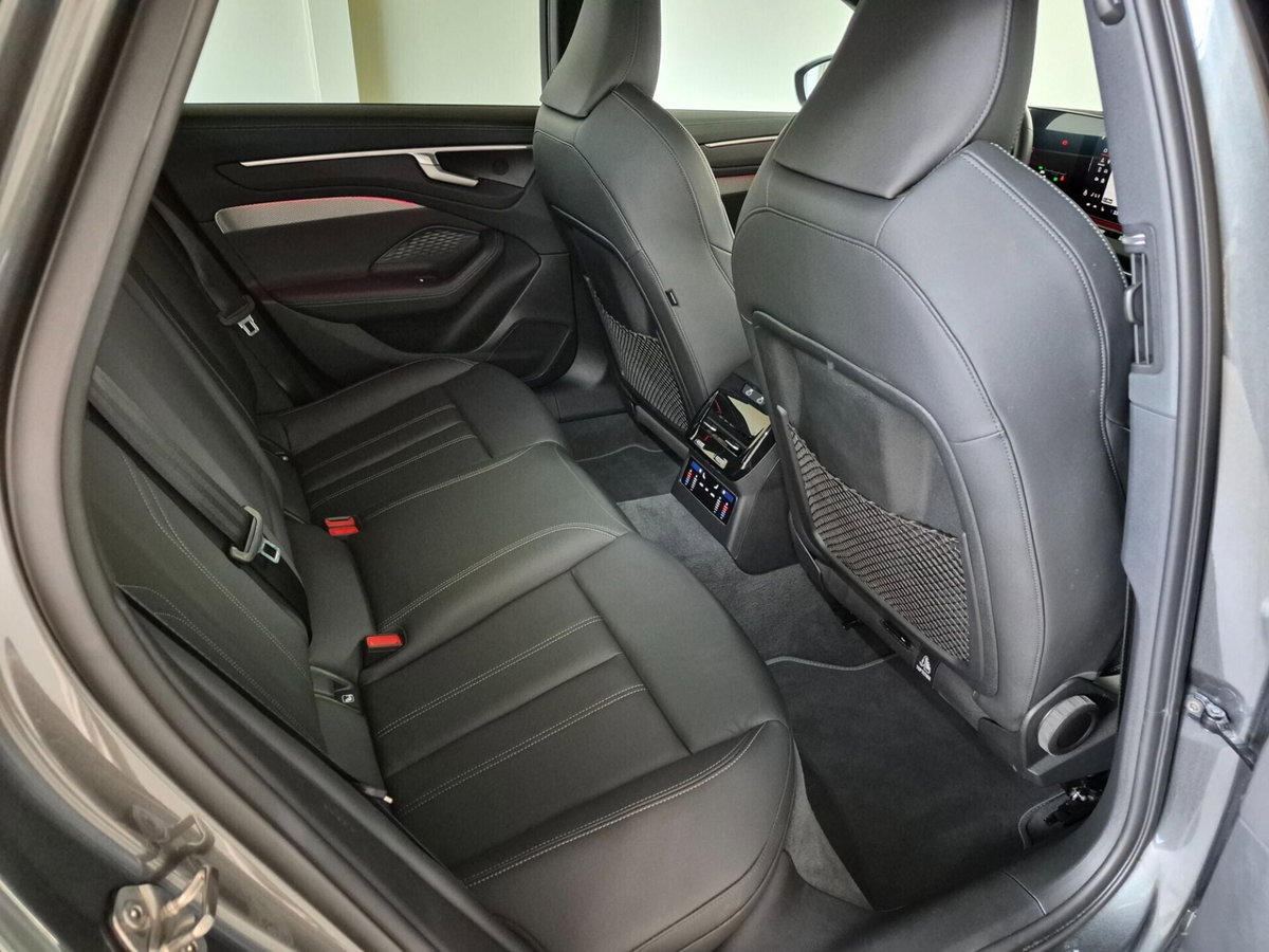 Audi A6 Avant 40 2.0 TDI S tronic Business Plus (18)