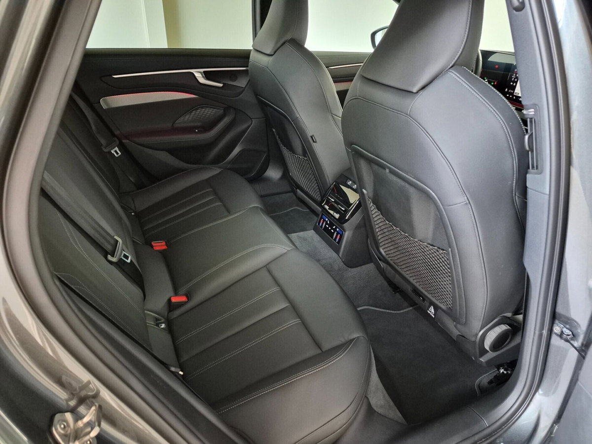 Audi A6 Avant 40 2.0 TDI S tronic Business Plus (18)