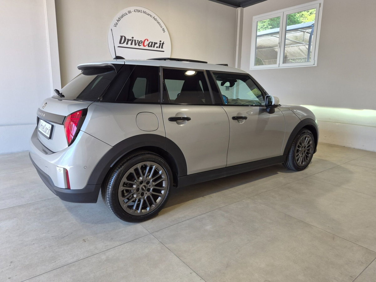 MINI Mini 5p 1.5 C Essential auto (8)