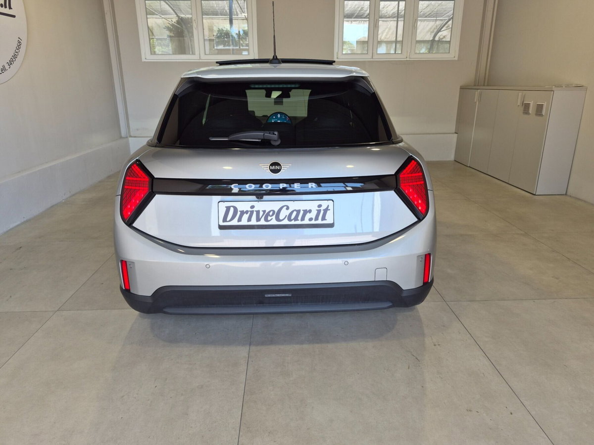 MINI Mini 5p 1.5 C Essential auto (9)