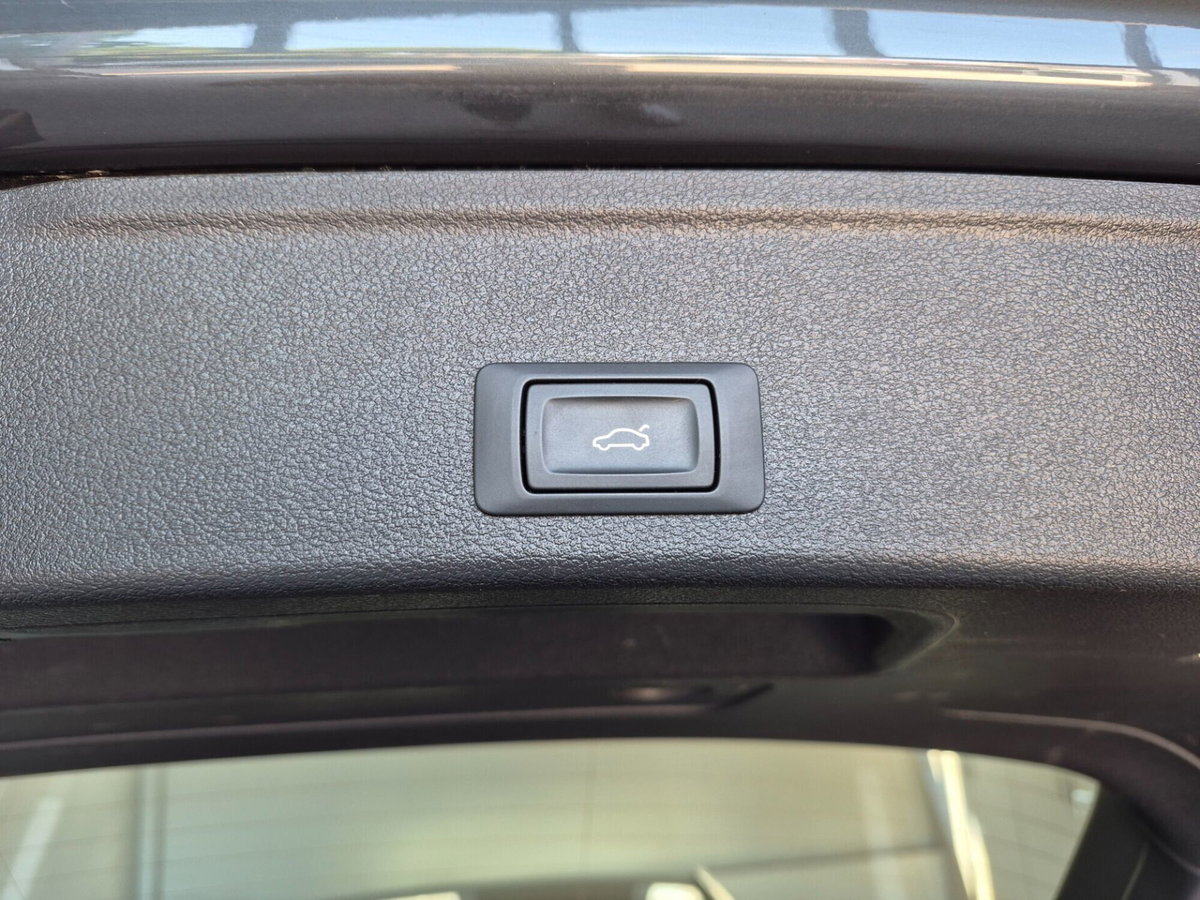 Audi A4 Avant 35 TDI/163 CV S tronic Business Advanced (12)