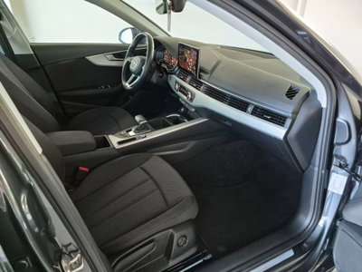 Audi A4 Avant 35 TDI/163 CV S tronic Business Advanced (14)