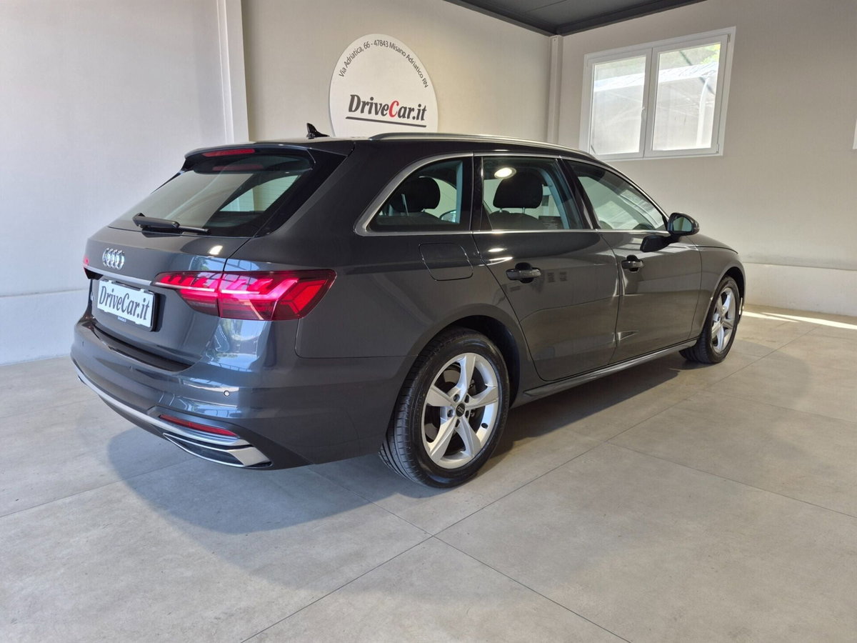Audi A4 Avant 35 TDI/163 CV S tronic Business Advanced (7)