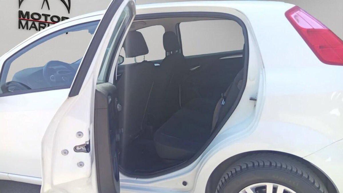 Fiat Punto 1.4 8V 5 porte Natural Power Lounge (12)