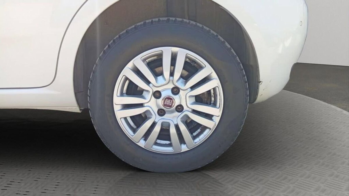Fiat Punto 1.4 8V 5 porte Natural Power Lounge (15)