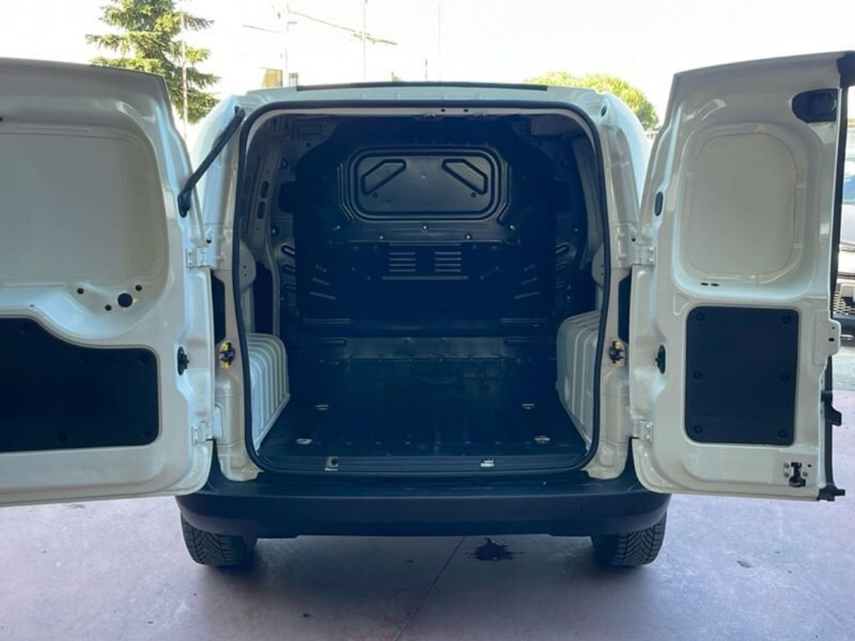Fiat Fiorino 1.4 8V 77CV Cargo (14)