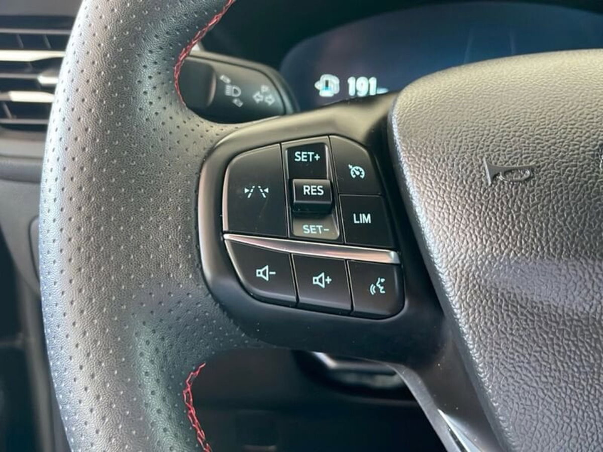 Ford Kuga 1.5 ecoboost ST-Line 2wd 150cv (18)