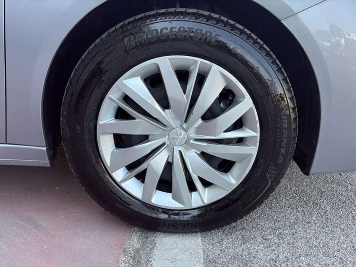 Peugeot 208 PureTech 75 Stop&Start 5 porte Active Pack (11)