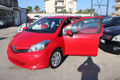 Toyota Yaris 1.D-4D DPF 5 porte (10)