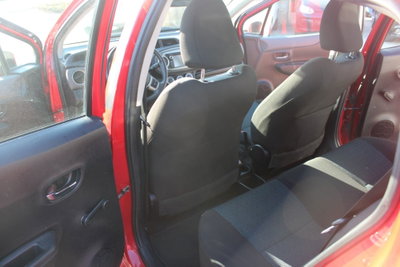 Toyota Yaris 1.D-4D DPF 5 porte (16)