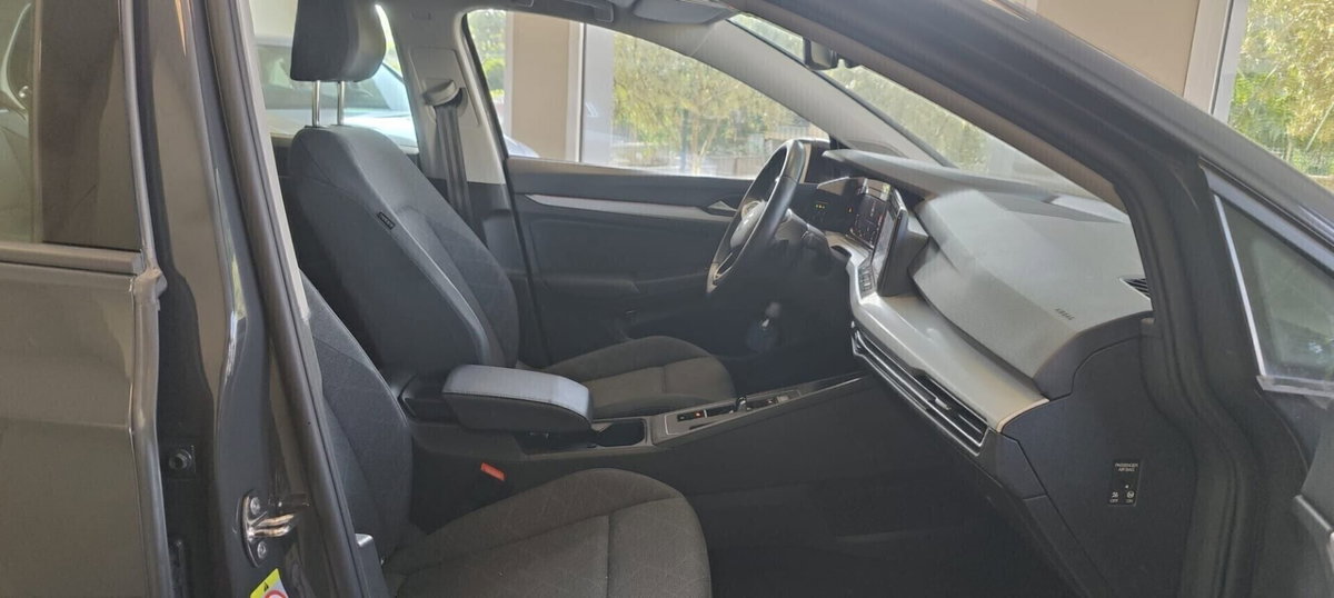 Volkswagen Golf 1.0 eTSI EVO DSG Life (18)