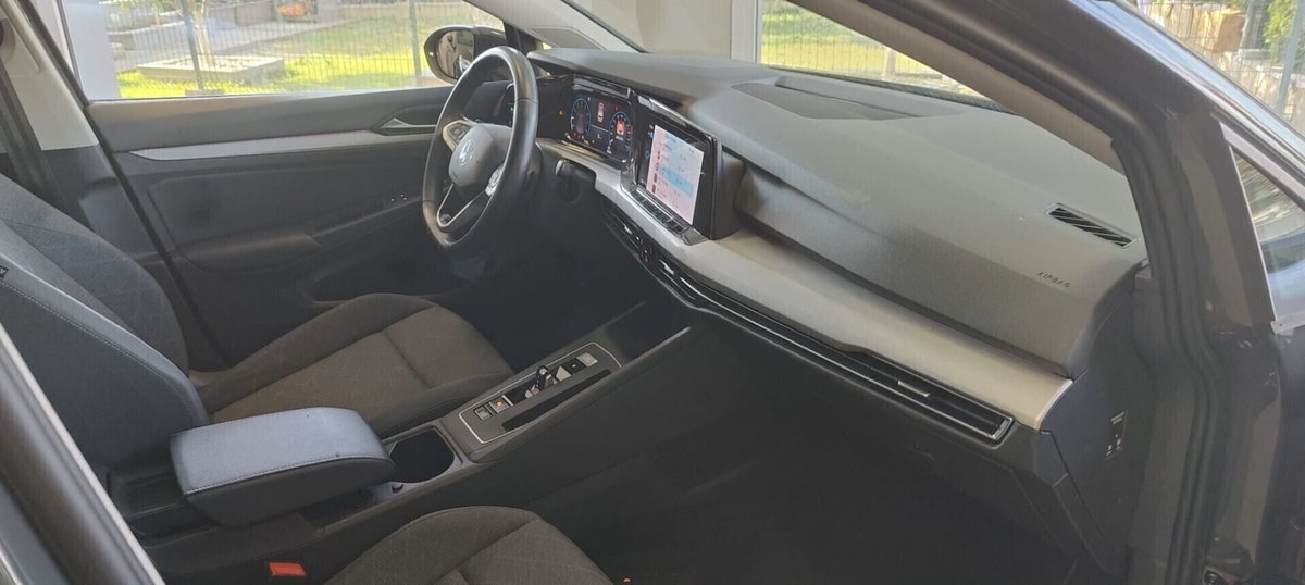 Volkswagen Golf 1.0 eTSI EVO DSG Life (19)