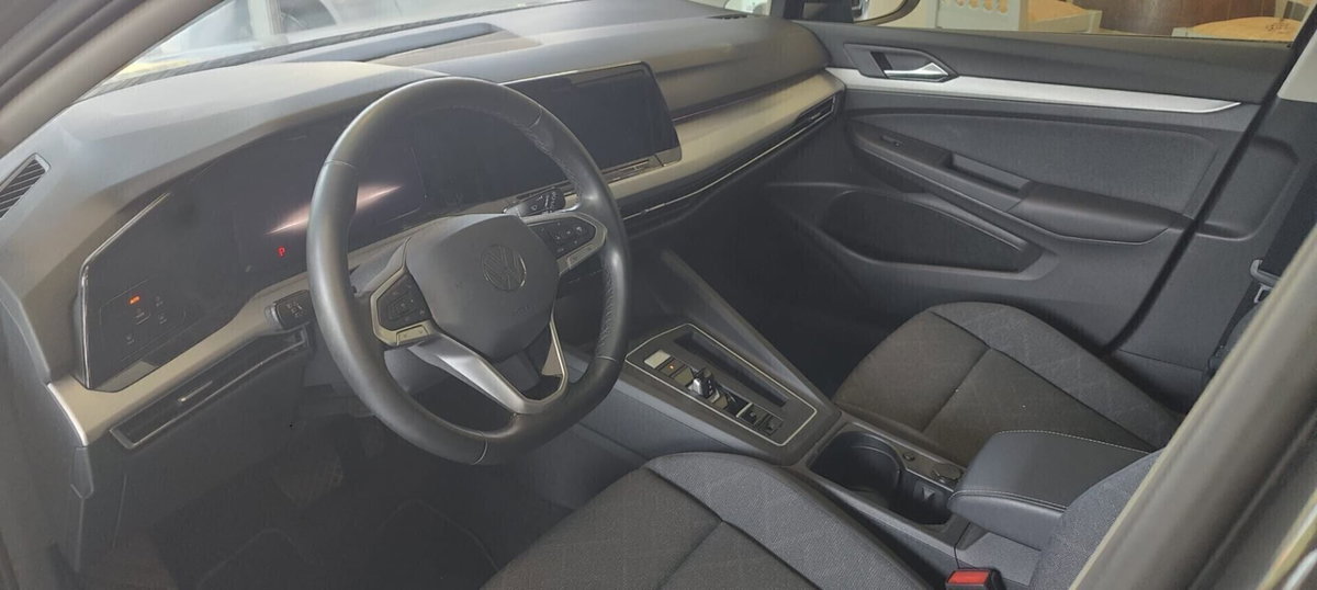 Volkswagen Golf 1.0 eTSI EVO DSG Life (7)