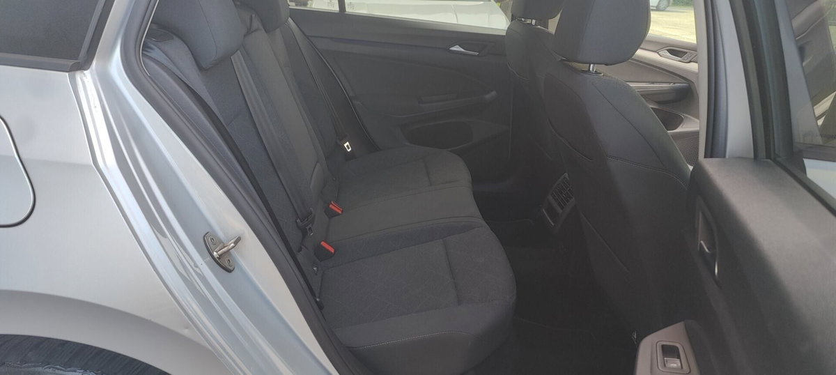 Volkswagen Golf Variant 1.5 TGI DSG Life (16)