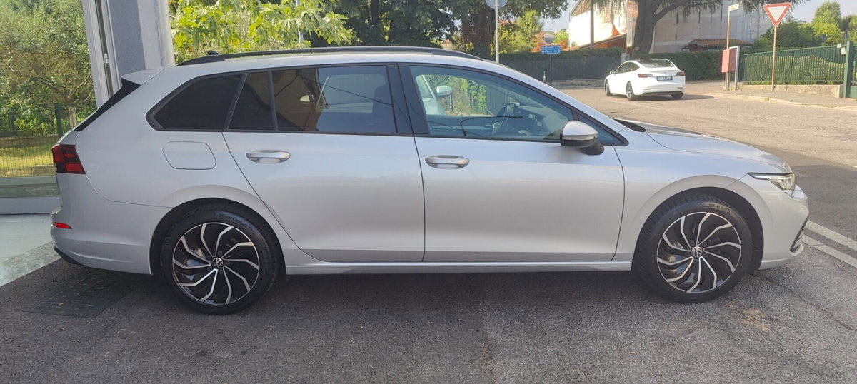 Volkswagen Golf Variant 1.5 TGI DSG Life (5)