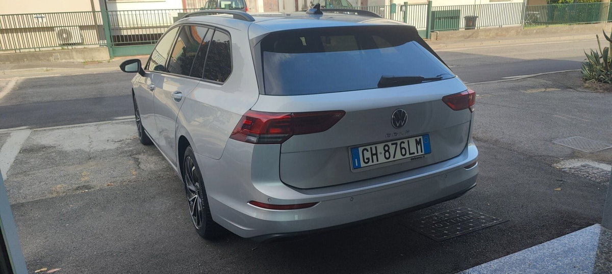 Volkswagen Golf Variant 1.5 TGI DSG Life (8)