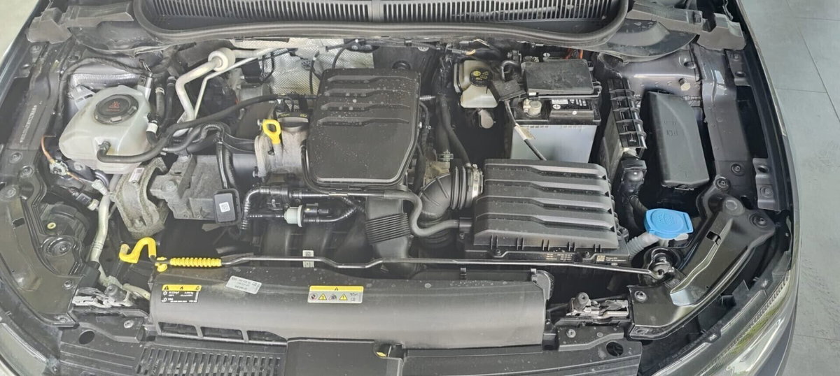 Volkswagen Polo 1.0 Life 80cv (15)