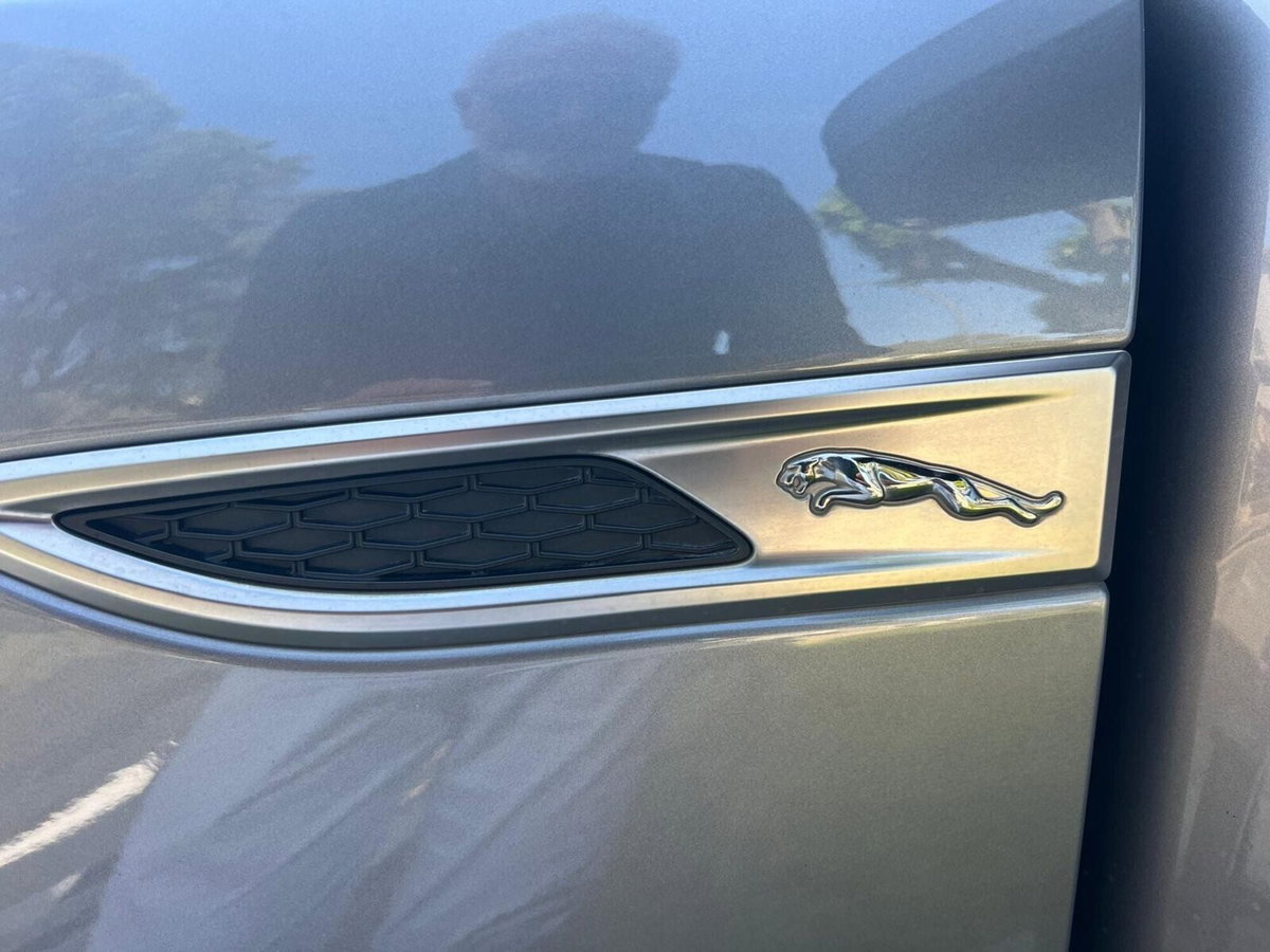 Jaguar F-Pace 2.0 D 163 CV Prestige (12)