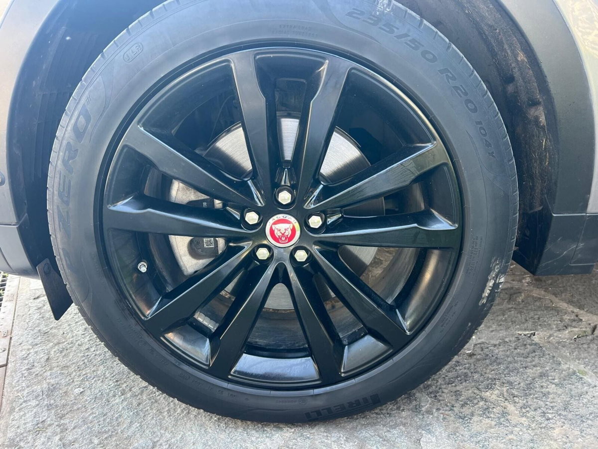 Jaguar F-Pace 2.0 D 163 CV Prestige (13)