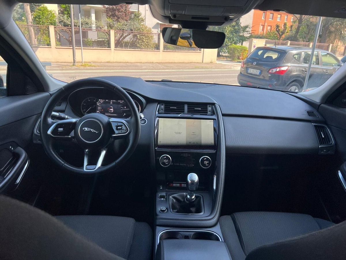 Jaguar F-Pace 2.0 D 163 CV Prestige (16)