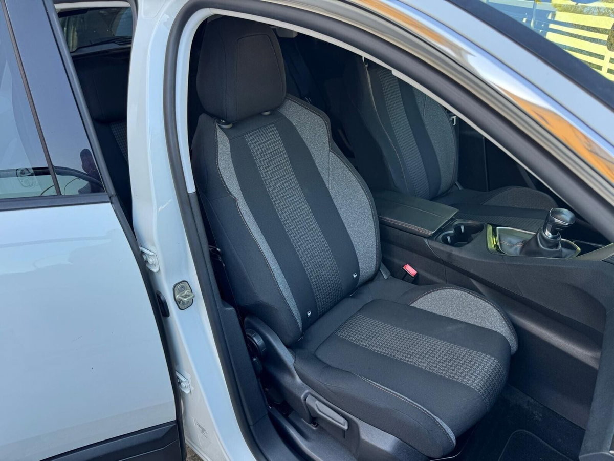Peugeot 3008 BlueHDi 120 S&S Allure (15)
