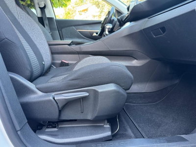 Peugeot 3008 BlueHDi 120 S&S Allure (18)