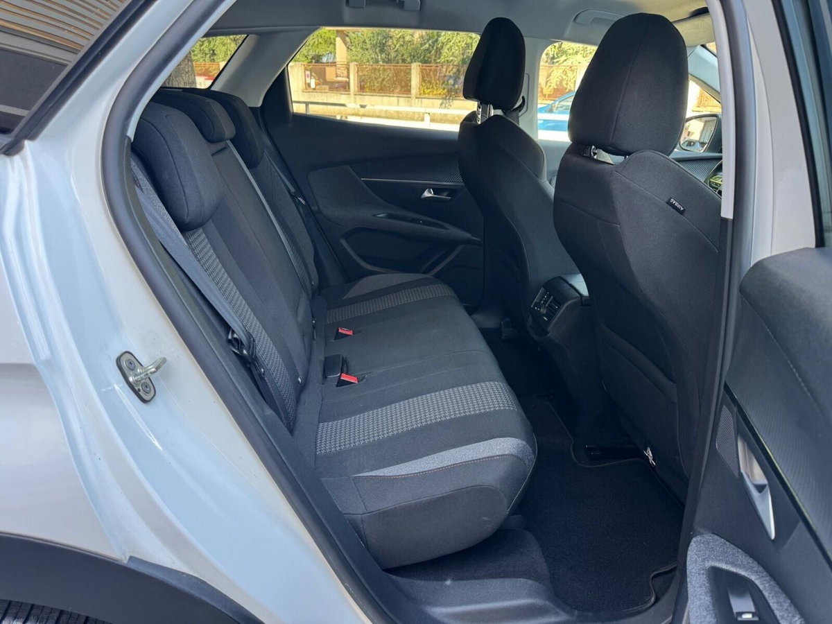 Peugeot 3008 BlueHDi 120 S&S Allure (20)