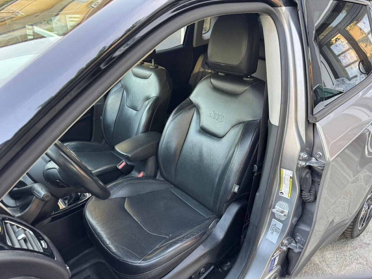 Jeep Compass 1.6 Multijet II 2WD Limited (19)
