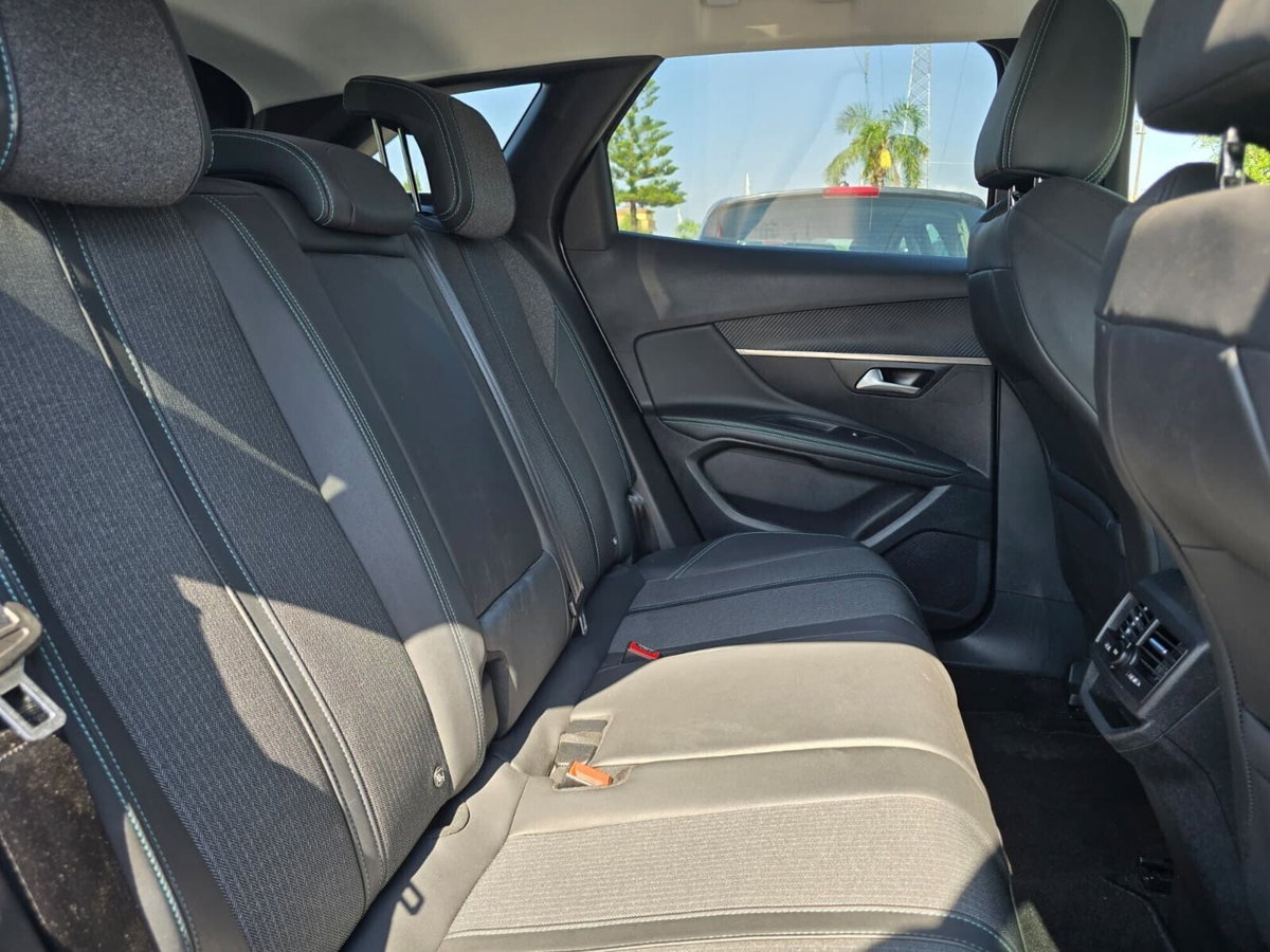 Peugeot 3008 BlueHDi 130 S&S Allure Pack (17)