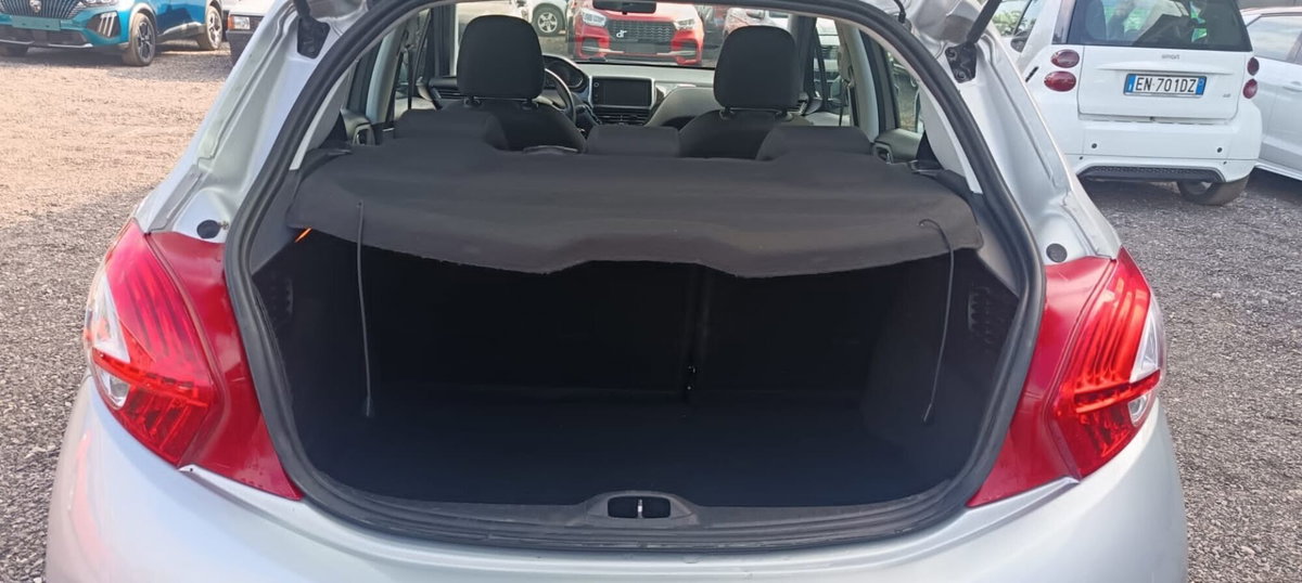 Peugeot 208 HDi 68 CV 5 porte Allure (13)