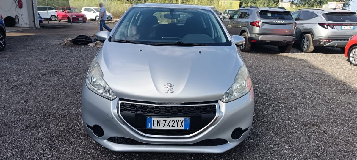 Peugeot 208 HDi 68 CV 5 porte Allure (2)