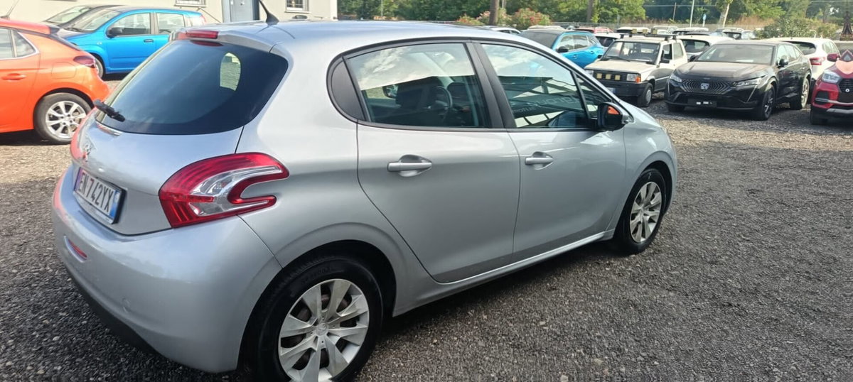 Peugeot 208 HDi 68 CV 5 porte Allure (5)