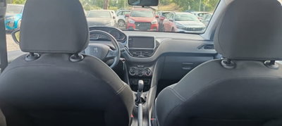 Peugeot 208 HDi 68 CV 5 porte Allure (8)