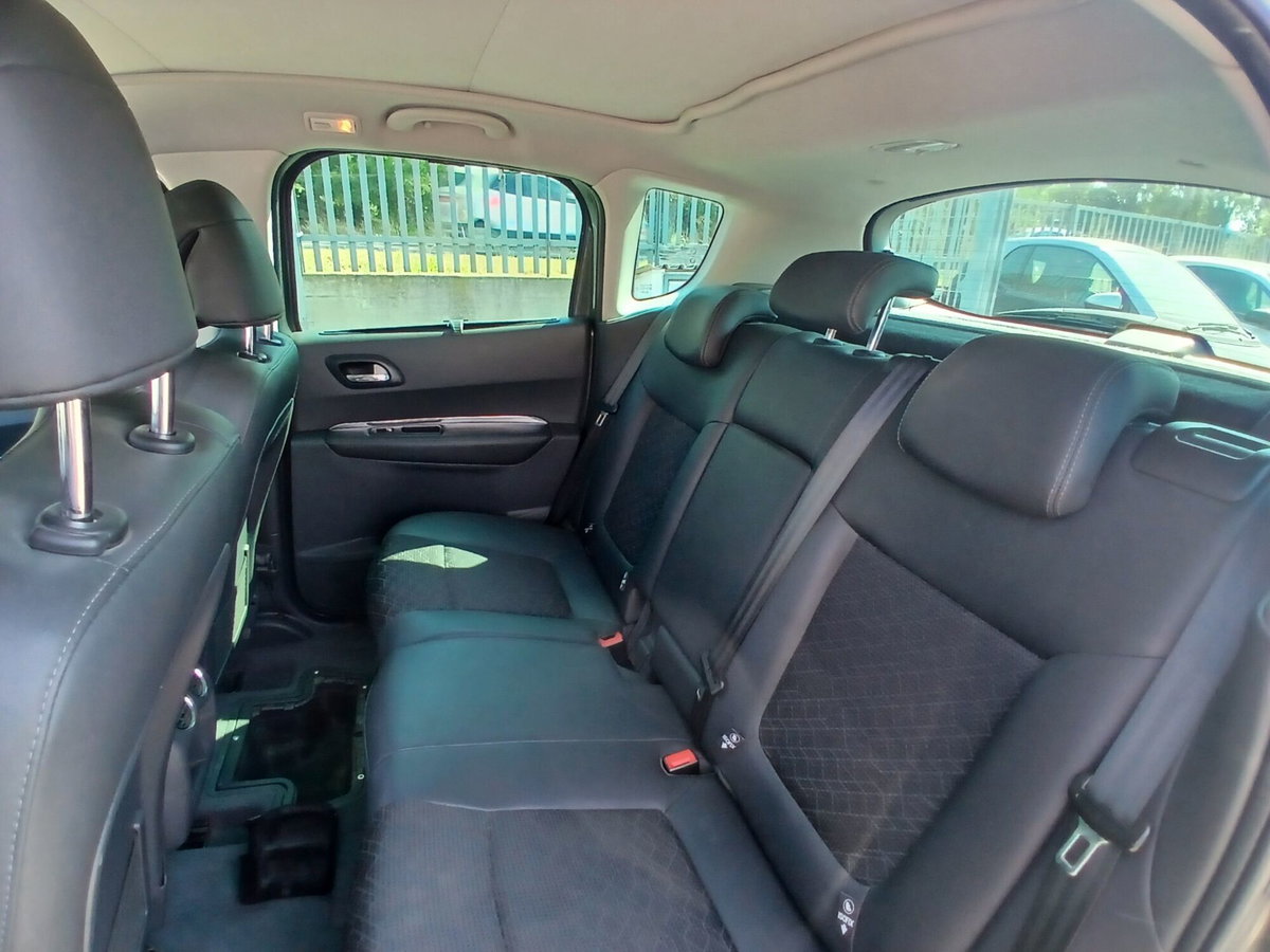 Peugeot 3008 BlueHDi 120 EAT6 S&S Business (17)