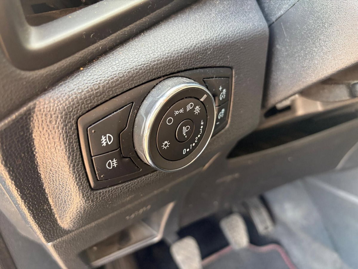 Ford EcoSport 1.0 EcoBoost 125 CV Start&Stop ST-Line Design (11)
