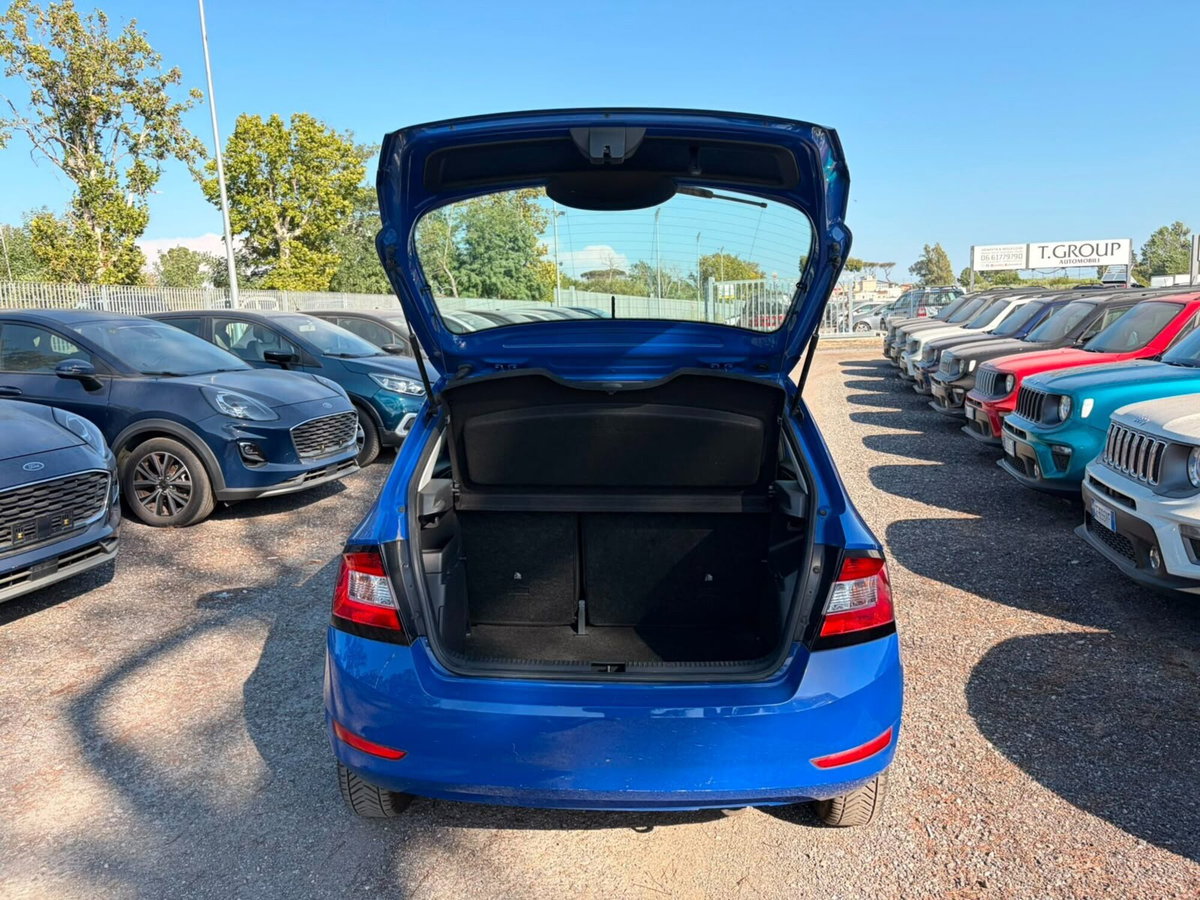 Skoda Fabia 1.0 MPI 60 CV Business (11)