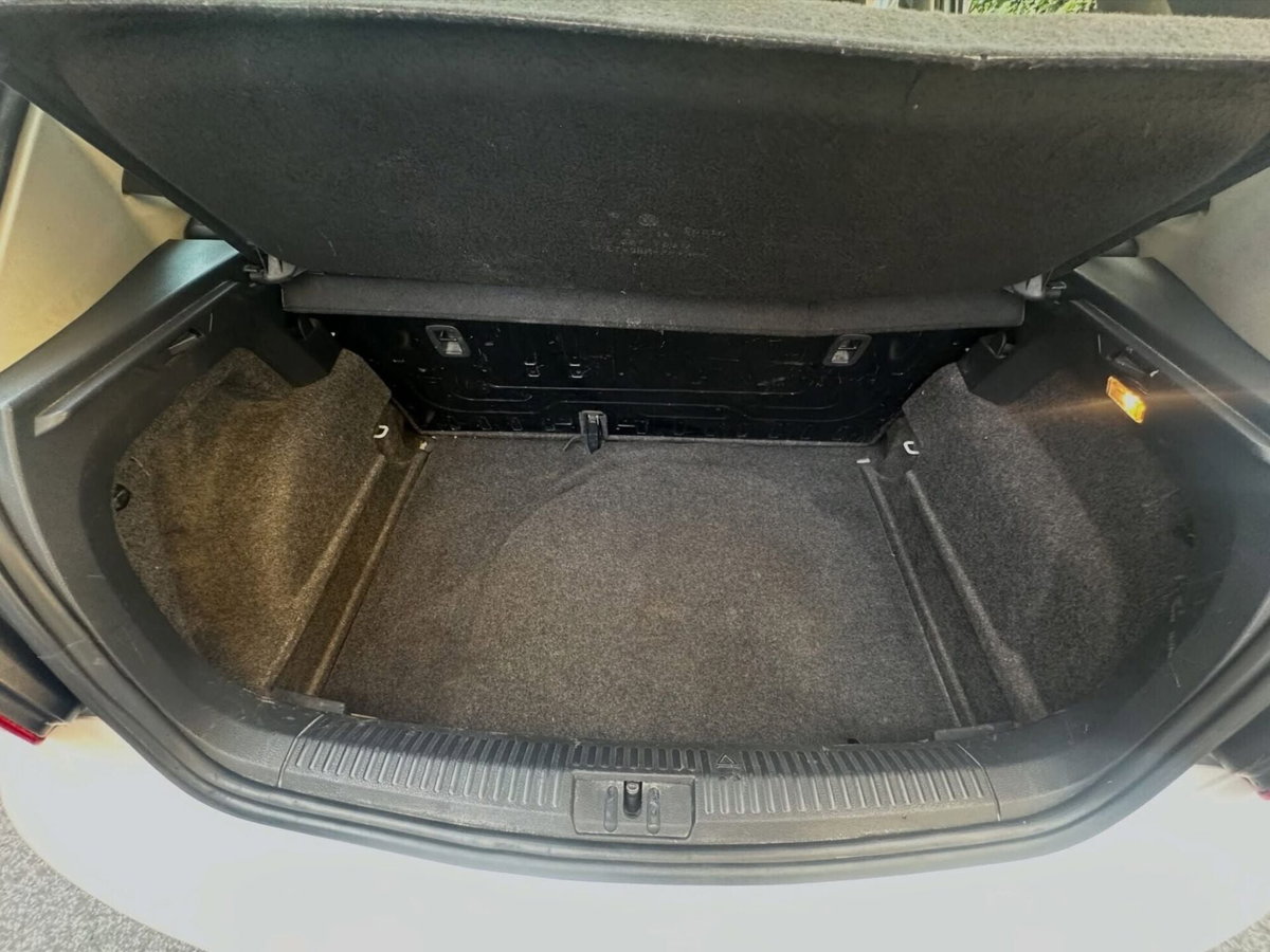 Volkswagen Polo Fun 1.4 TDI (10)