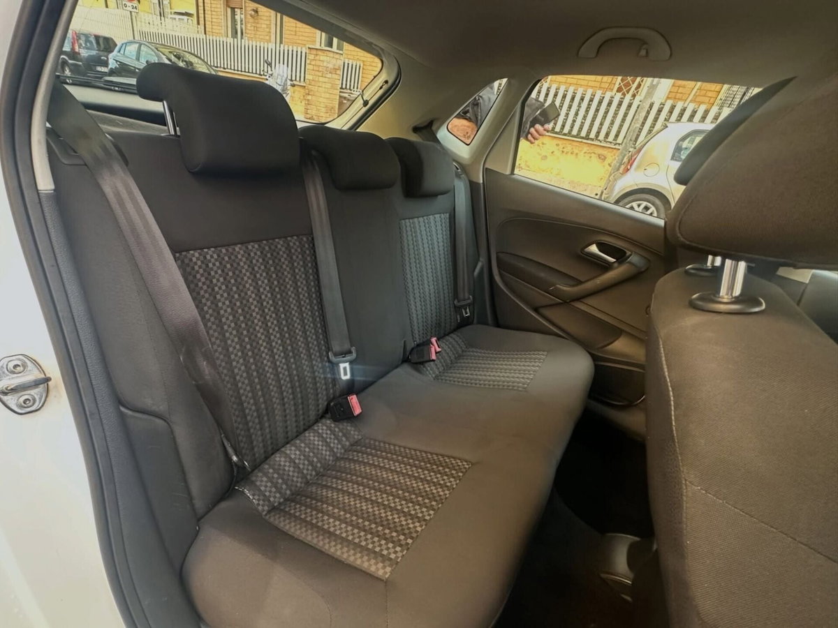 Volkswagen Polo Fun 1.4 TDI (9)