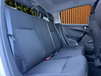 Peugeot 208 82 5 porte Active (16)