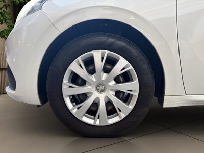 Peugeot 208 82 5 porte Active (9)