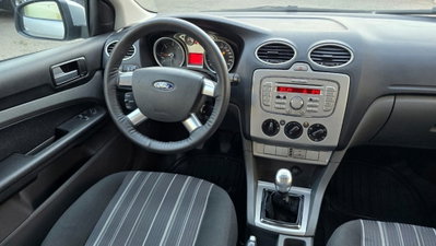 Ford Focus Station Wagon 2.0 TDCi Powershift SW Ikon DPF (5)