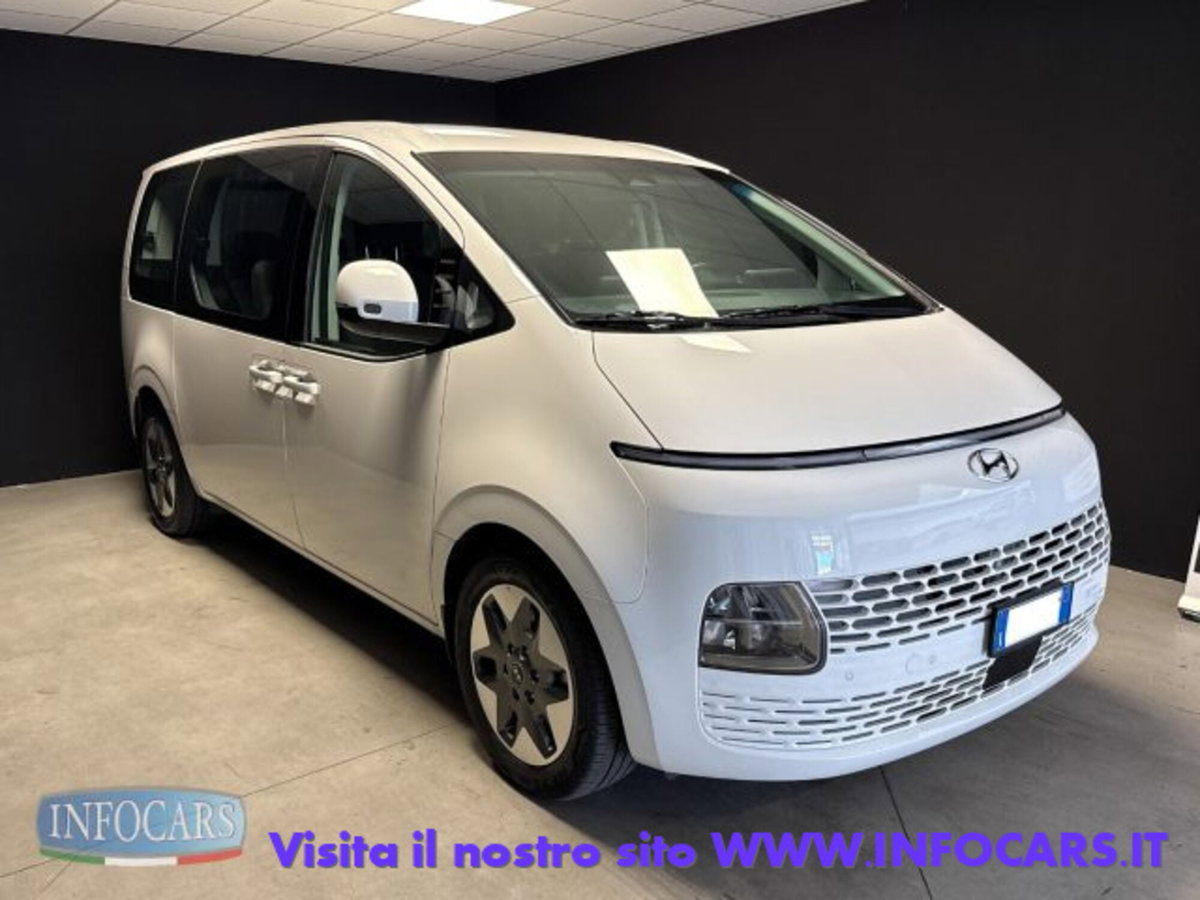 Hyundai Staria 2.2 awd auto