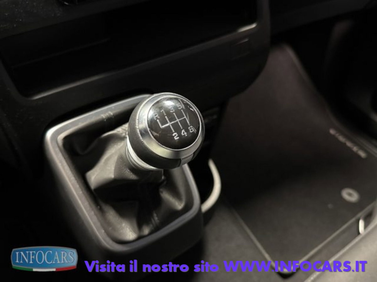Hyundai Staria 2.2 awd auto (20)