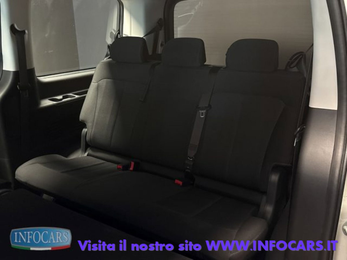 Hyundai Staria 2.2 awd auto (9)