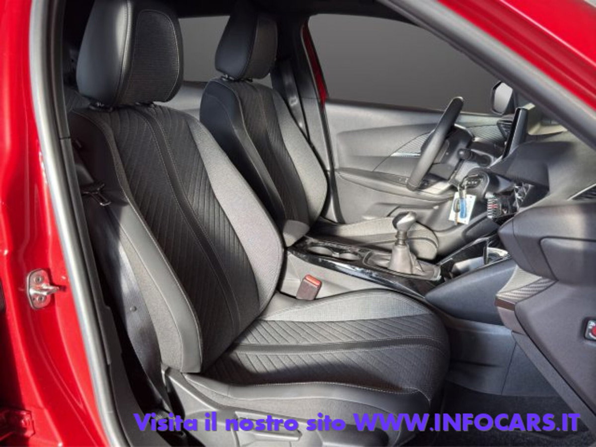 Peugeot 2008 PureTech 100 S&S Allure (6)
