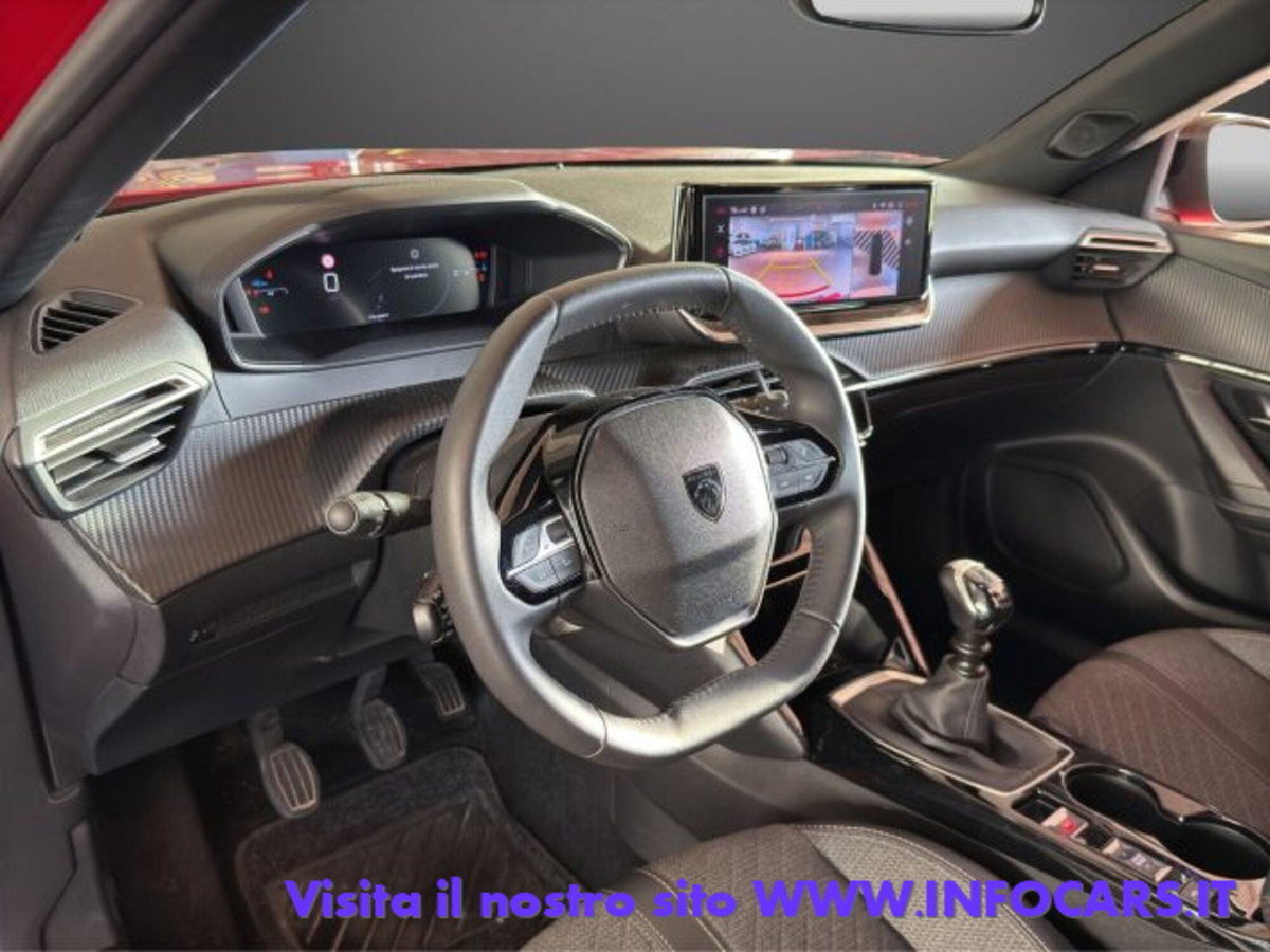 Peugeot 2008 PureTech 100 S&S Allure (9)