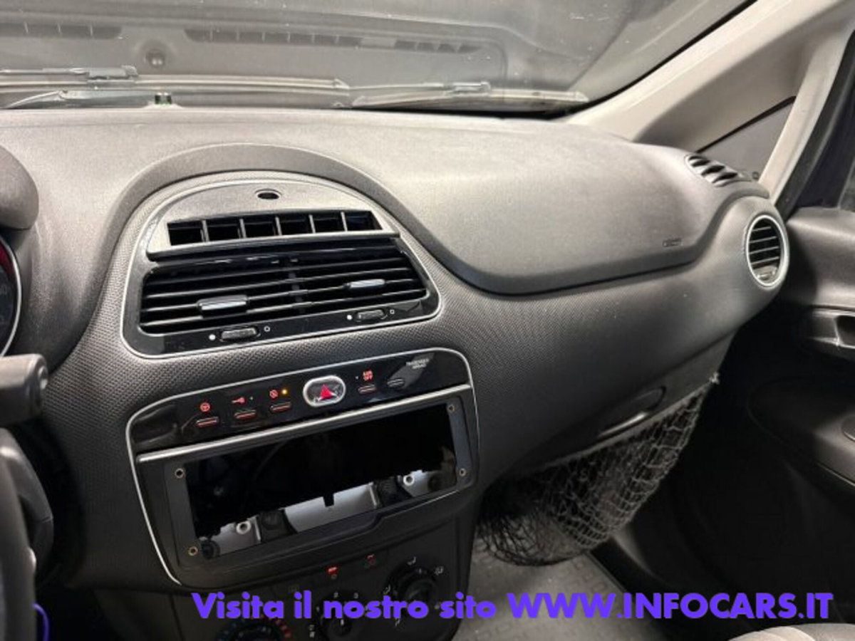 Fiat Punto 1.3 MJT II S&S 95 CV 5 porte Street (14)