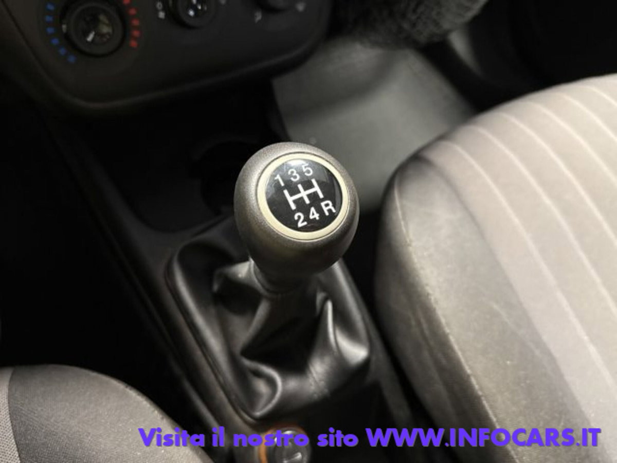 Fiat Punto 1.3 MJT II S&S 95 CV 5 porte Street (16)